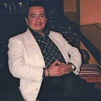 Edmundo León