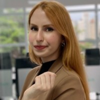 Karolyne C.