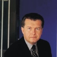 Robert Mayes