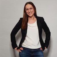 Simone May