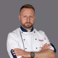 Andrzej S.