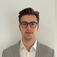 Lukas M.