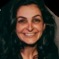 Karla Yenikomshian