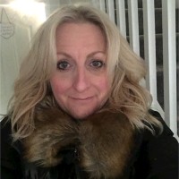 Lisa J Oliver
