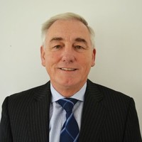 Les Baker