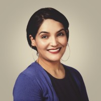 Veronica Schultz, Cris
