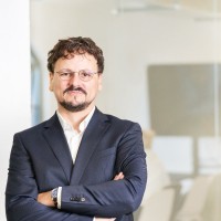 Dr. Johannes Knewitz