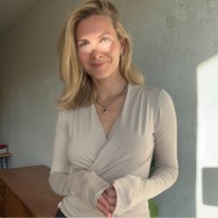 Julia Lyon