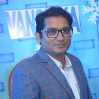 Mayank R