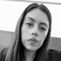 Ximena R.