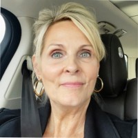Lesley Graves-Boynton