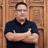 armando almanza (he/him)