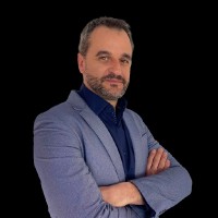 Roberto Amores Marín