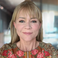 Suzanne Stone