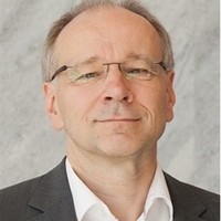 Dr. Gernot Peter