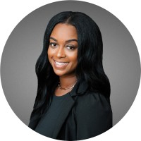 Llauren R.