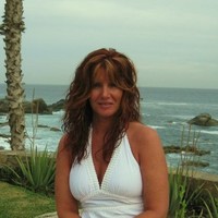Nadine Lowe