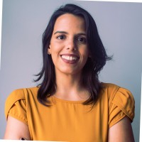 Daniela Junqueira Ayres