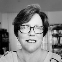 Tracey. Holmes
