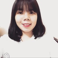 Giang V-sign