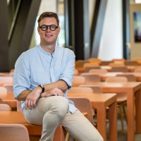 J. (Koos) Van 'T Hul Med