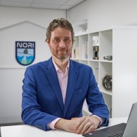 Tom Worsley CDir FRAeS
