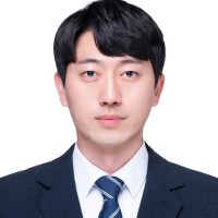 김동건