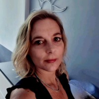 Karin Stoop