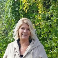 Elizabeth Vossen