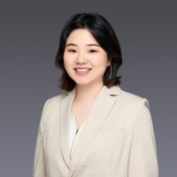 Lizzie Lau