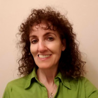 Lynne Gakavian