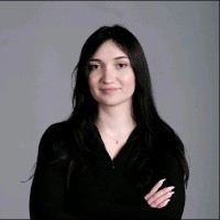 Evelin V.