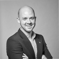 Daniel Tynes, Aia