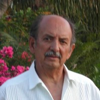 Dr. Leandro Flores Cordero