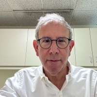 Raymond Weiss,M.D.