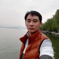 黄传新