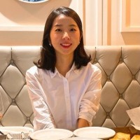 김윤진