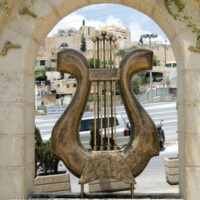 Buella U