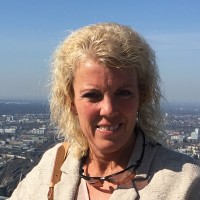 Sandra Van Tuijl