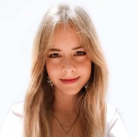 Andrea Tolmos