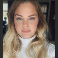 Shakira Scholing