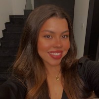 Amanda Neves