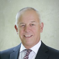Dr. Thomas Fessl