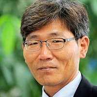 김주완
