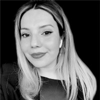 İrem Özbek