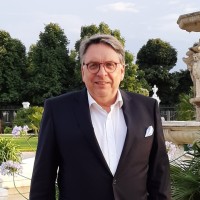 Peter Maximilian Dr. Schott