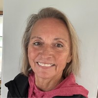 Susan E Reinholz