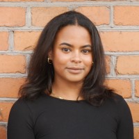 Ayla Oom