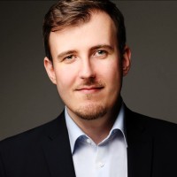 Dr. Daniel Szopinski