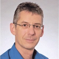 Dr. Uwe Schlotthauer